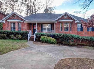 6 Carriage Creek Dr, Little Rock, AR 72211