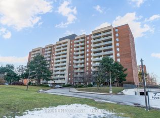 9 Four Winds Dr #1113, Toronto, ON M3J 2S8