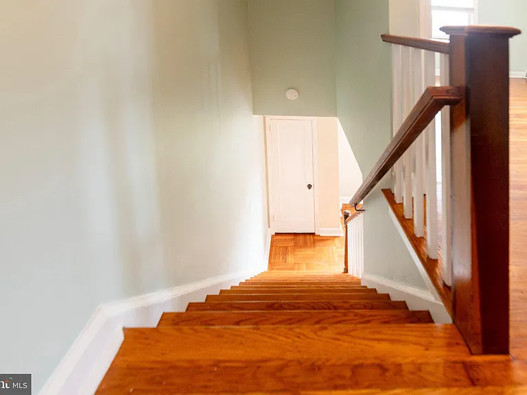 526 Michell St — Photo 11