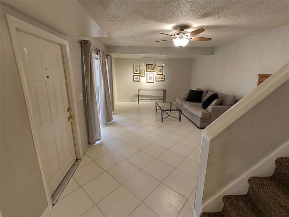 4th image of 711 NW 25th Avenue #D