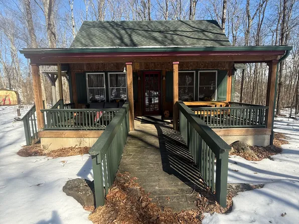 228 Estate Dr, East Stroudsburg, PA 18302