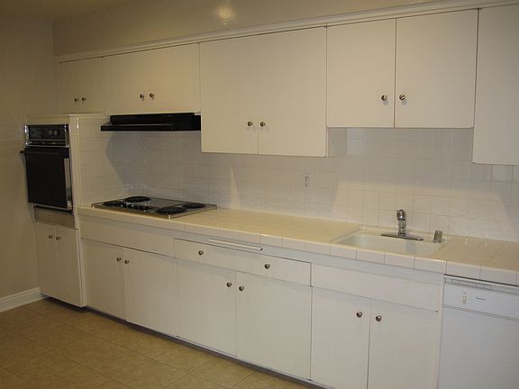 5th image of 802 S Orange Grove Blvd