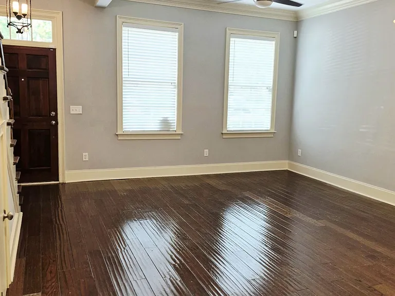 319 Berrien St — Photo 3