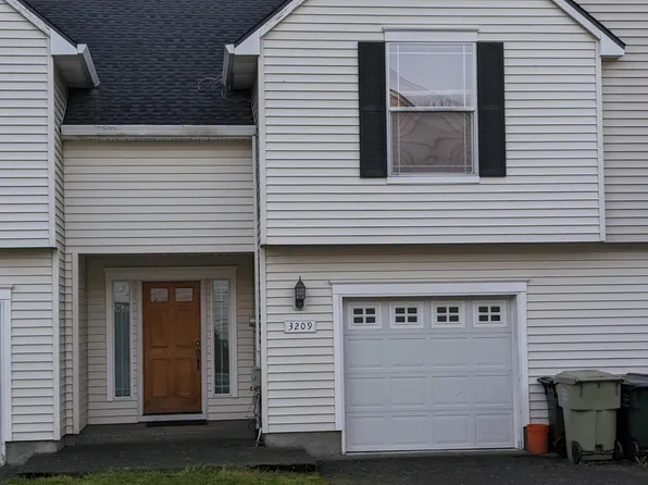 3209 NW Banff Dr, Portland, OR 97229