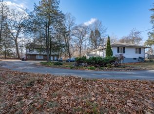 276 Garden Rd, Pompton Lakes, NJ 07442