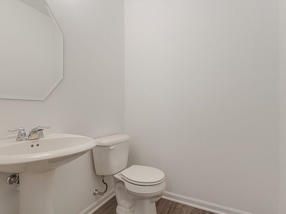 5th image of 926 Bridle Hill Dr