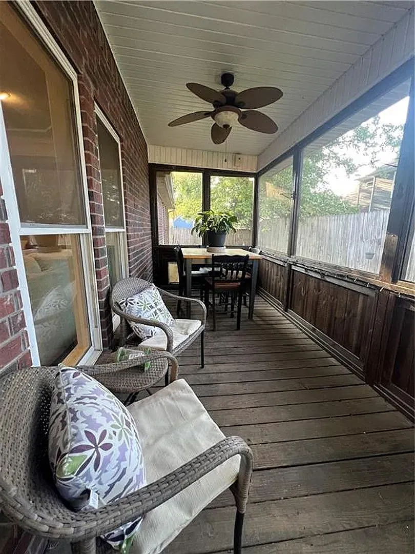 3 bed, 1829 sqft, $2,000 — Photo 3