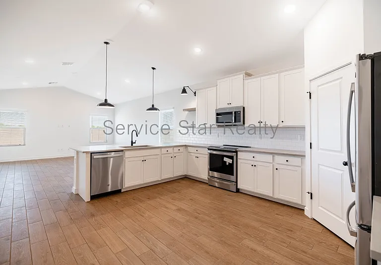 16635 N Lunar St — Photo 3