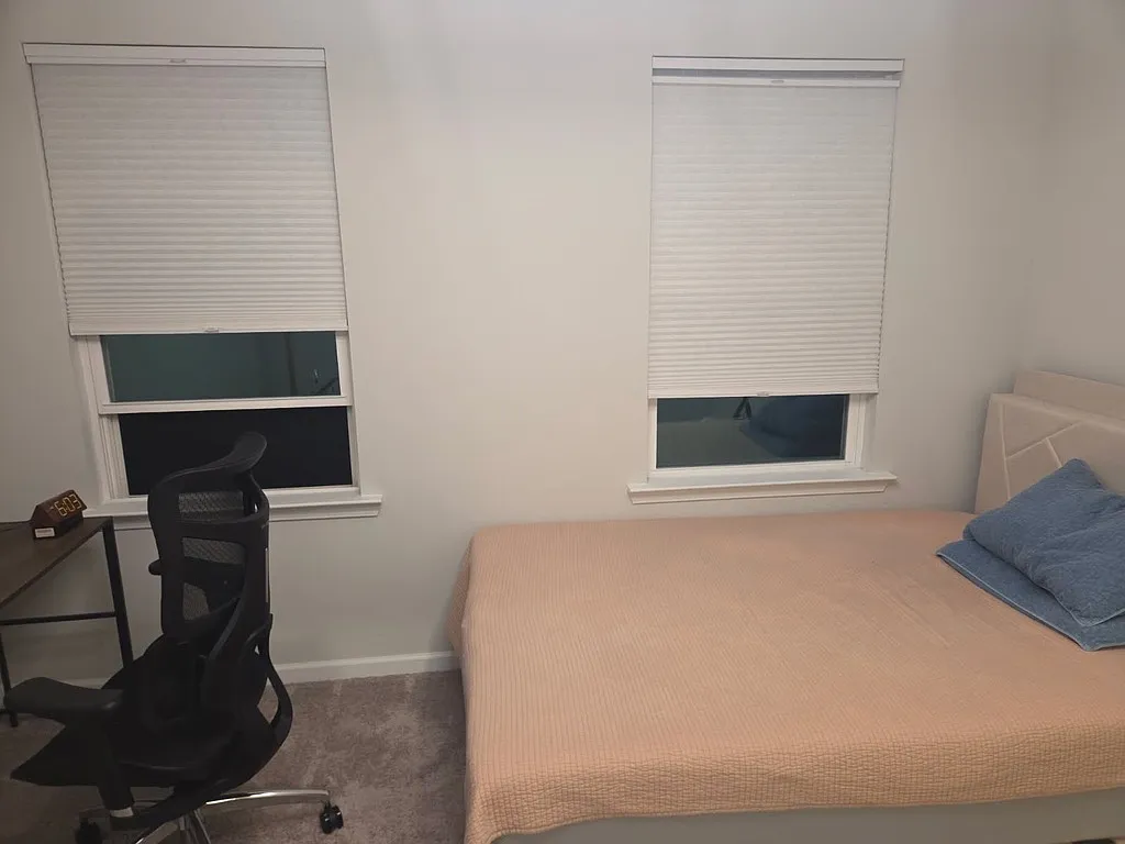6 bed, 2956 sqft, $819 — Photo 1