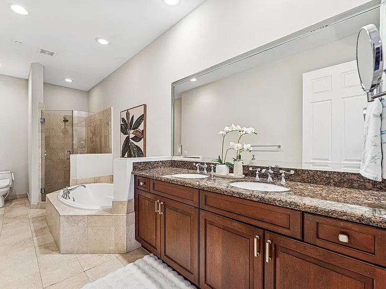 813 Estancia Way — Photo 16