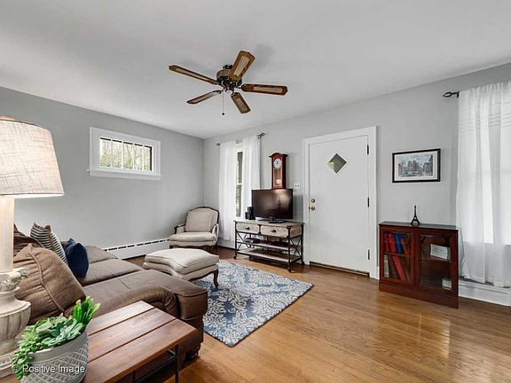 5th image of 225 S Linden Ave