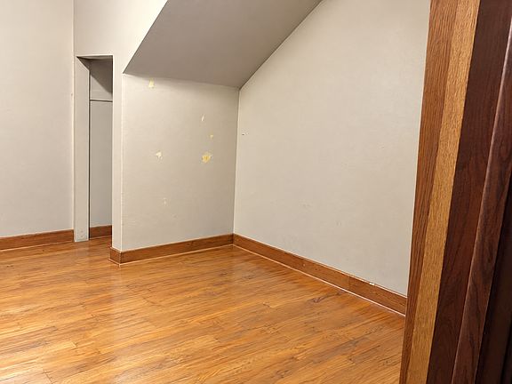 5th image of 1113 Edgerton St