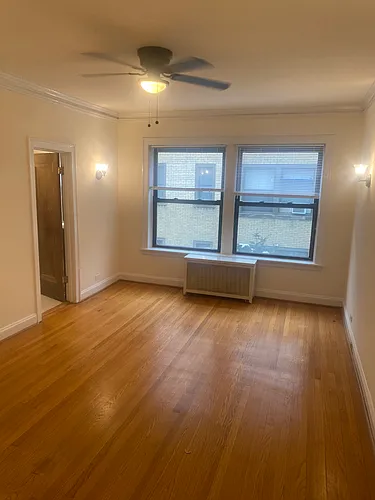 518 W Surf St #2 Photo 1