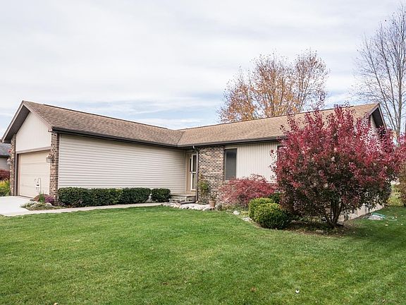 4th image of 456 Berkshire Dr