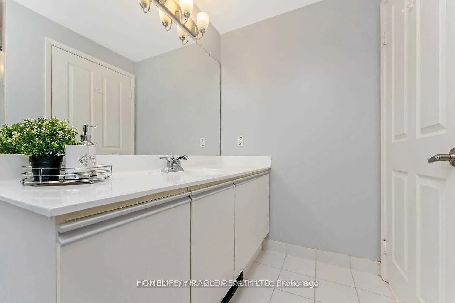 2 bed, $3,100 — Photo 4
