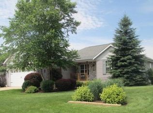 7916 Golden Bay Trl, Waterford, WI 53185