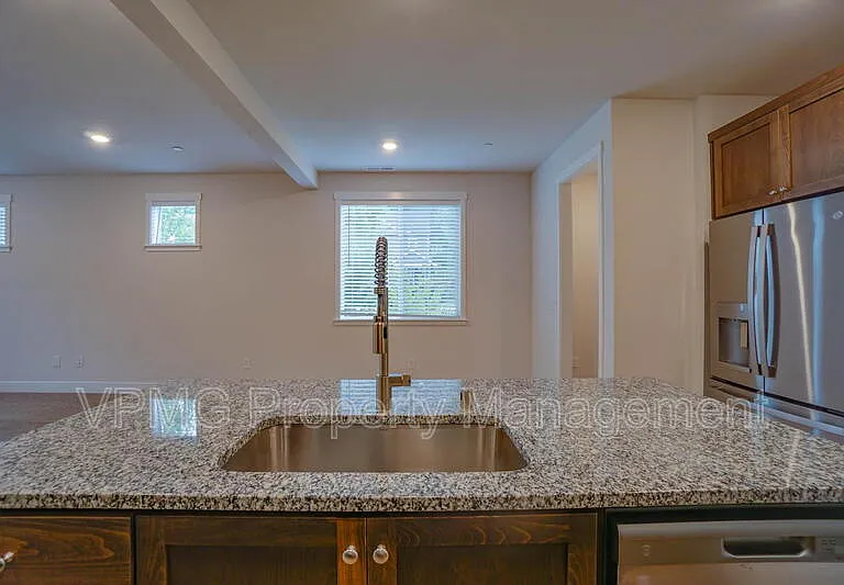 6921 NE 16th Ave — Photo 12