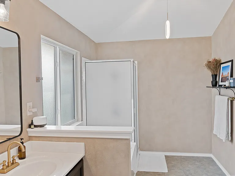 1805 Coy Dr — Photo 6