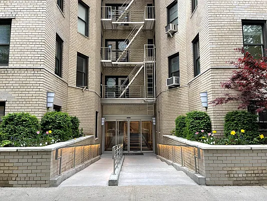 Rented by Corcoran | media 14