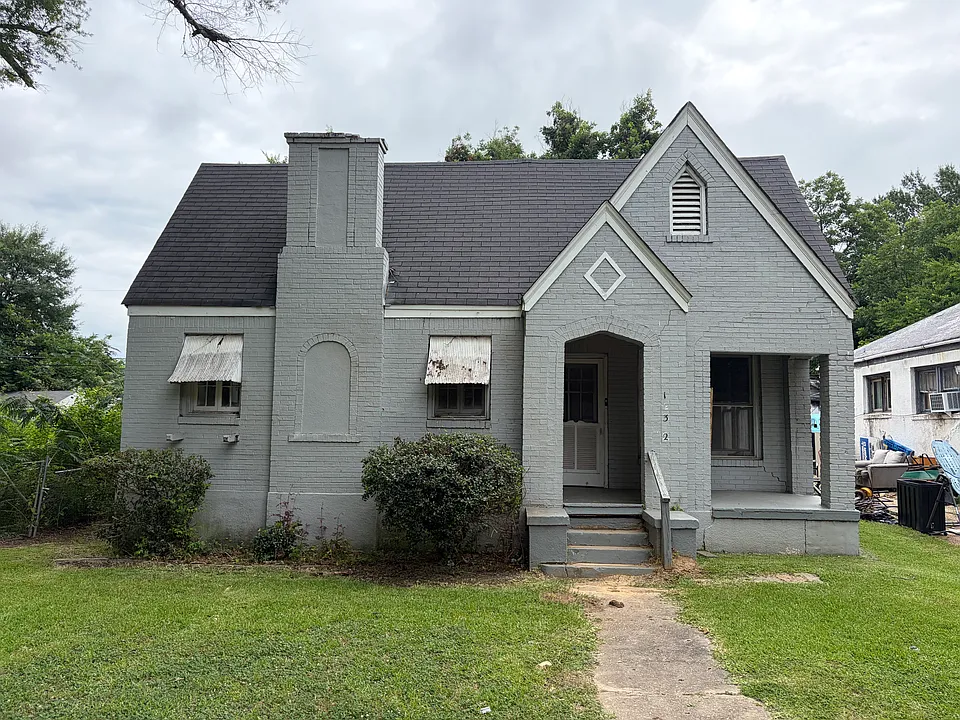132 E Jordan St