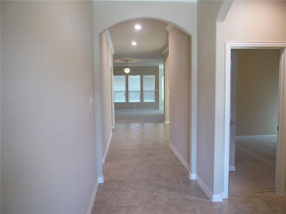 5th image of 4729 Woodard Ln