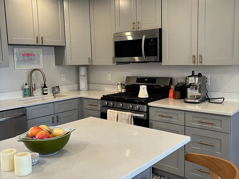 1087 N Wolff St — Photo 25