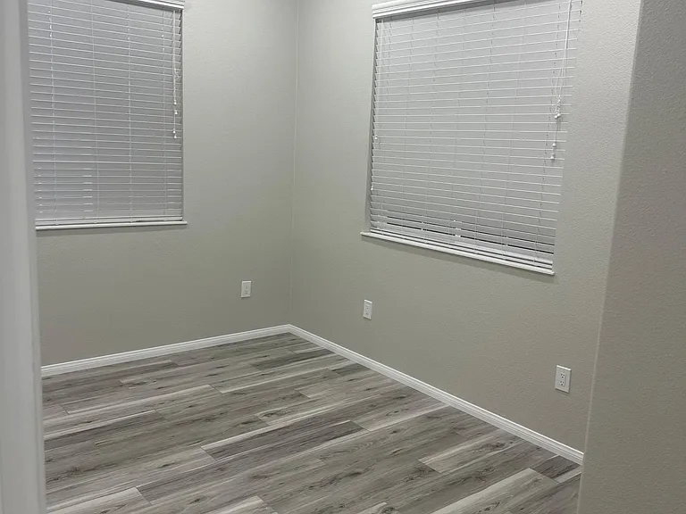 1710 Golden Way #B — Photo 24