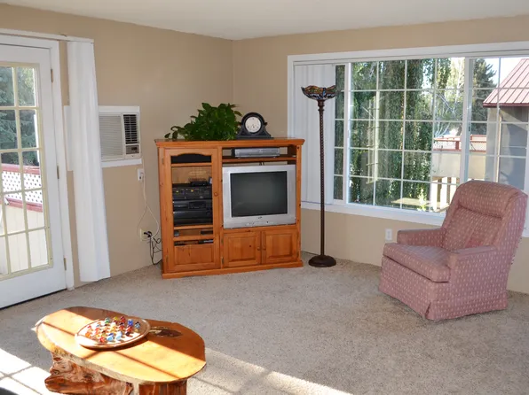 526 S 40th Ave #B, West Richland, WA 99353