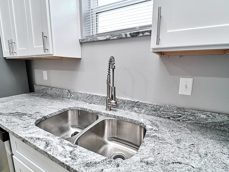 415 N Dequincy St #B — Photo 9