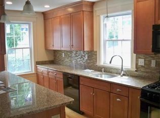 11 Saunders St, North Andover, MA 01845