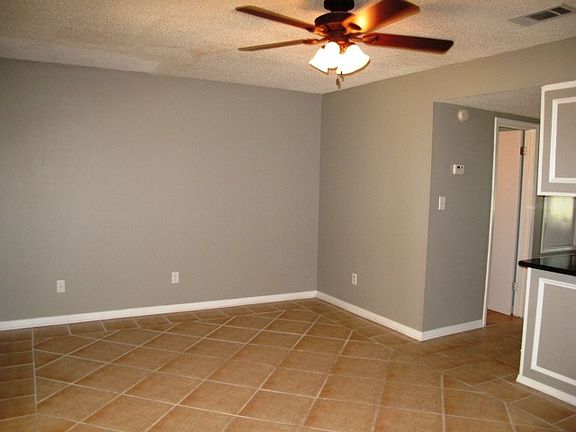 5th image of 414-420 Waycross Ave