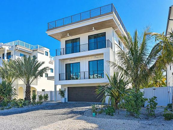3rd image of 111 PALMETTO AVENUE