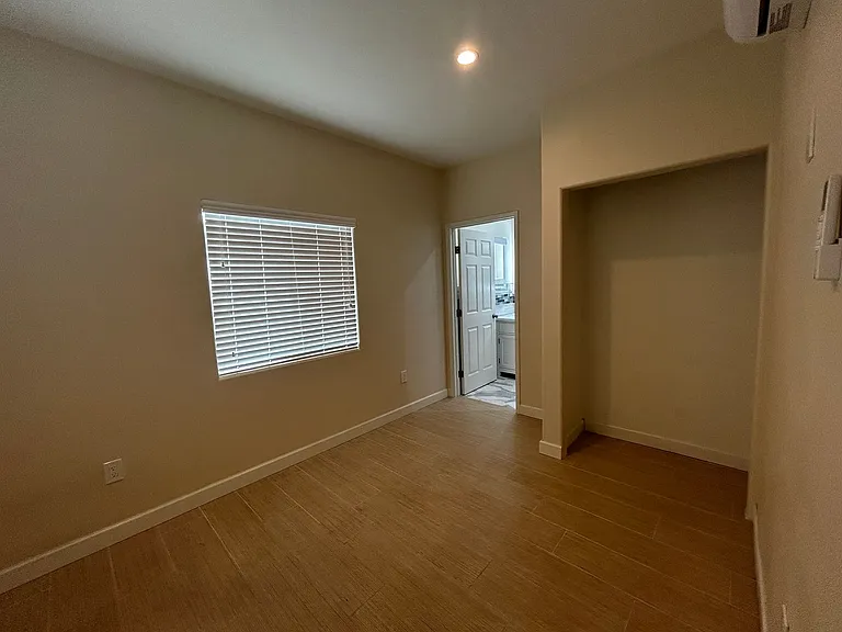 306 N Pine St #1/2 — Photo 17