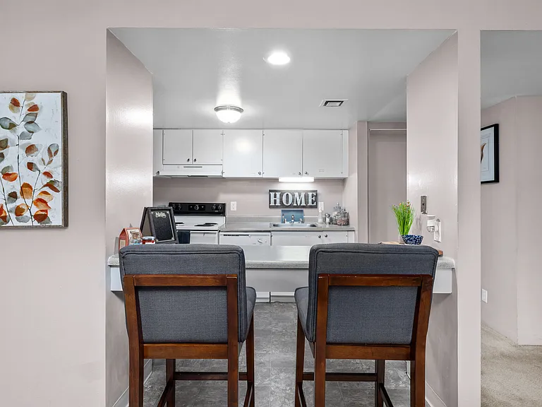 West End Terrace Apartments — Photo 26