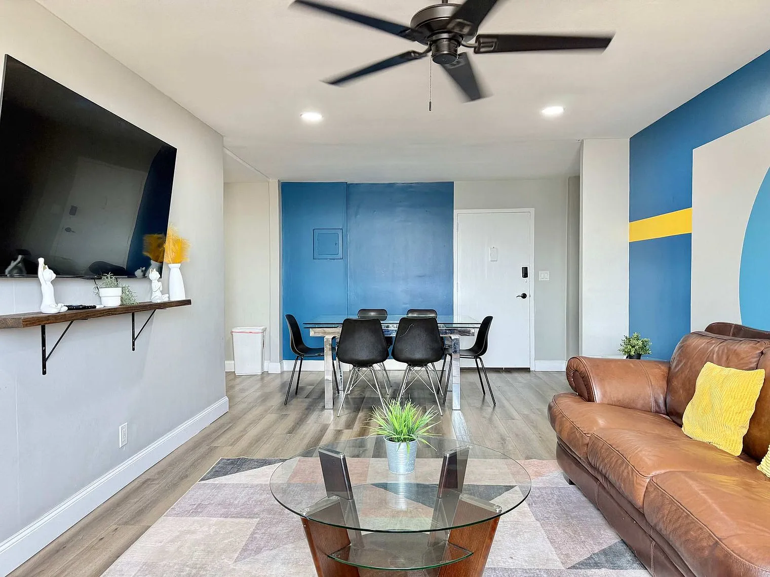 3 bed, 2.0 bath, 1248 sqft, $3,341 — Photo 3