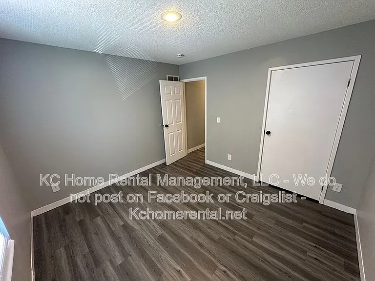 1615 Jackson Ave — Photo 18