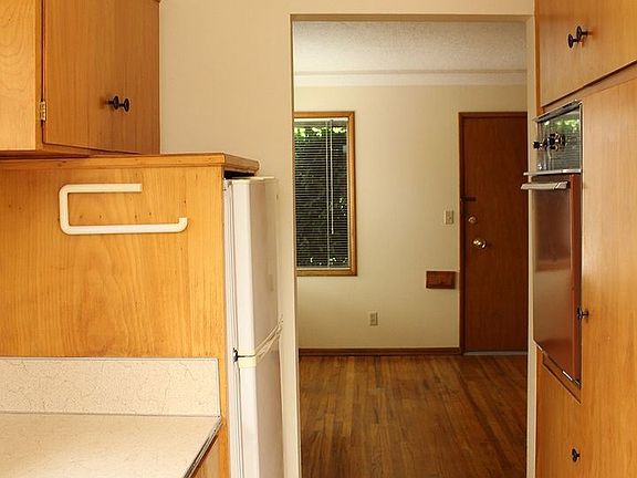 4th image of 132 NE 59th Ave #8838550