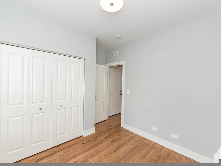2107 N Sedgwick St — Photo 4