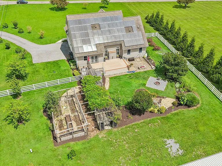 1097 Underwood Rd — Photo 68