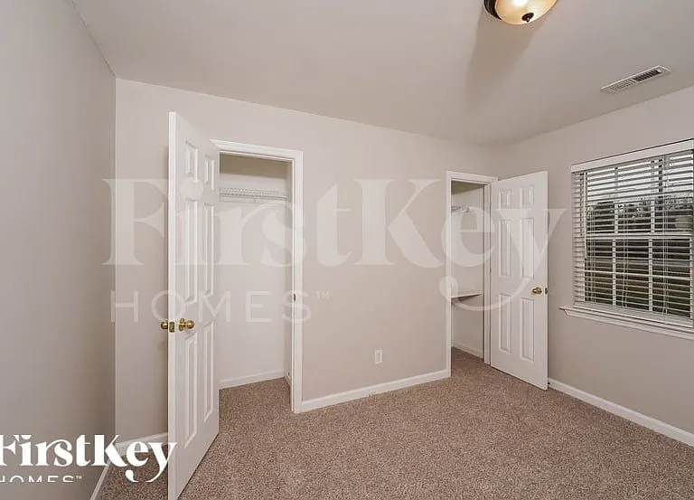 400 Crooked Creek Ln — Photo 12