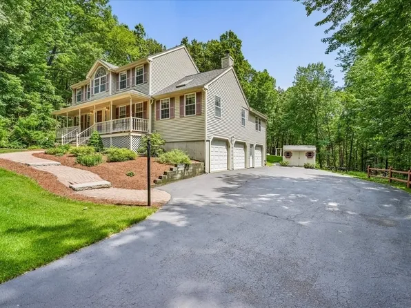 56 Patriot Rd, Tyngsboro, MA 01879