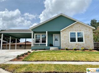 610 Rosewood Dr, Victoria, TX 77901