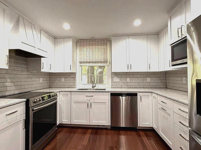2020 Hopewood Dr — Photo 4