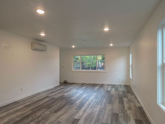 4th image of 2900 N Crater Ln #1
