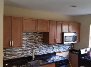5621 Roundtree Dr, Woodbridge, VA 22193