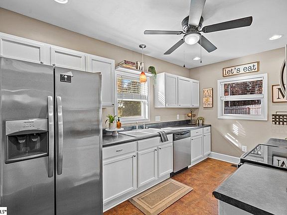 4th image of 111 Woodland Dr