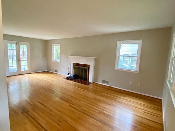 2nd image of 8412 Culver Pl