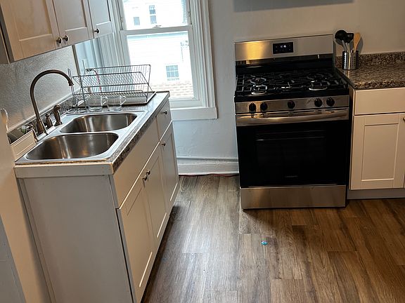 5th image of 401 Waterman Ave Floor 2