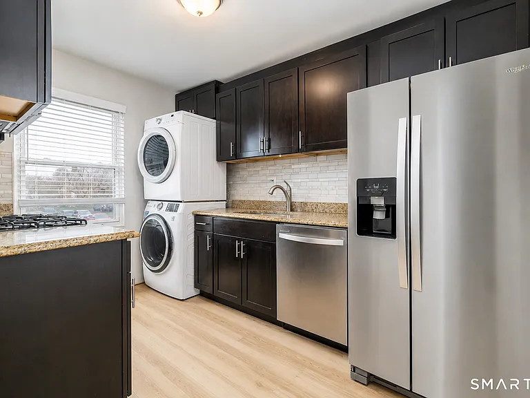 1046 E Main St #4 — Photo 3
