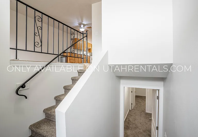 338 Cedarwood Dr — Photo 1